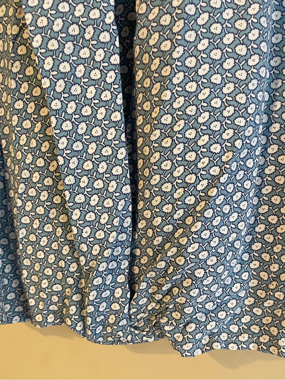 Glam & Fame Blue White Floral Sleeveless Button Down Blouse Top Flare Wife Botto - Picture 3 of 6